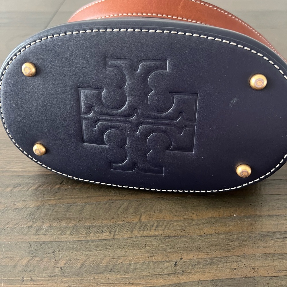 Tory Burch Navy and Brown Monogram Jacquard Bucket Bag - Picture 5 of 9